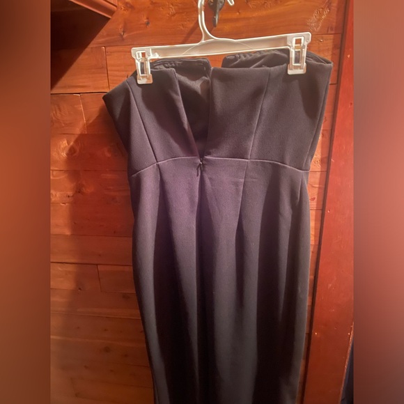 Black strapless dress with a peekaboo knee - Picture 4 of 4